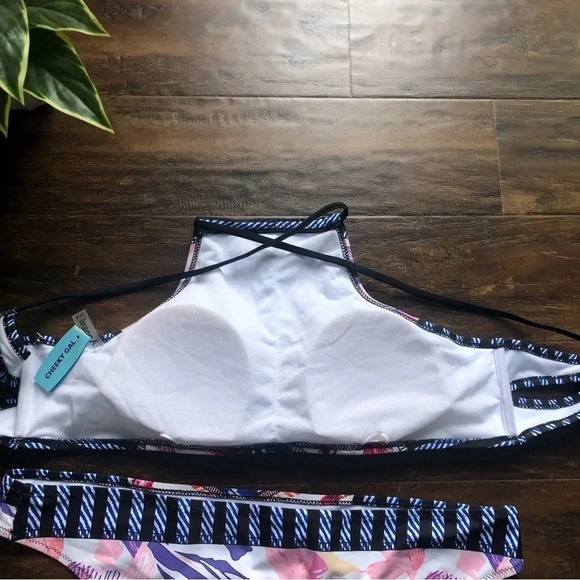 NEW Cupshe Bikini | Halter Bikini | Cupshe | Swimwear | Swim - Picture 4 of 12